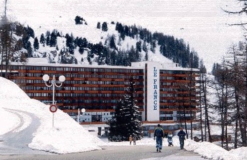 Plagne Centre Apartment | Lovely renovated studio for 4, ski-in/ski-out, balcony, equipped kitchen, non-smoking