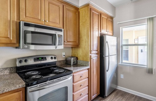 Santa Clara Apartment | Lovely Santa Clara 1BR w/W/D, Gym, Pool, walk to Safeway, by Blueground