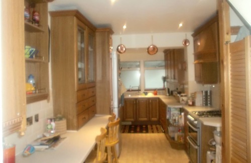 Heathrow Villages House | Lovely Single Bedroom