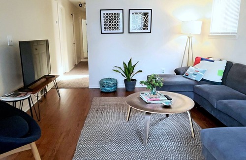 Royal Oak House | Lovely Single Story 4 bedroom Home Near Downtown Royal Oak!