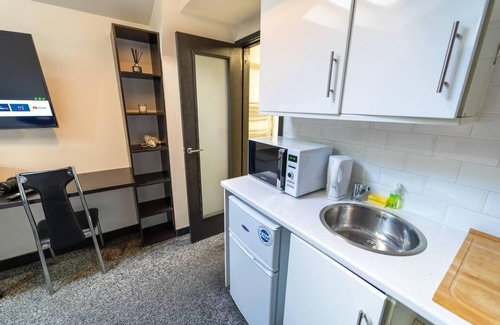 Selly Oak Apartment | Lovely Studio 10 mins from City for Short term