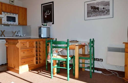 Pyrenees 2000 Apartment | Lovely studio cabin for 4, balcony, parking, Bolquère-Pyrénées 2000