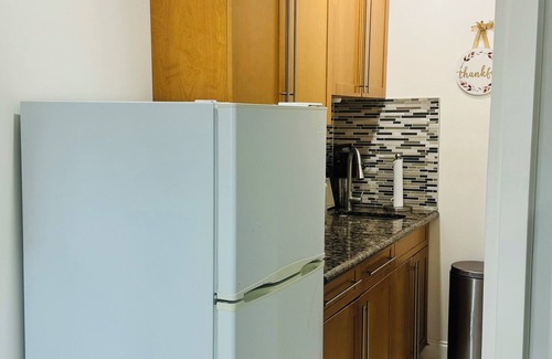 West Little Havana House | Lovely Studio close to Airport, Wynwood and Downtown free WiFi and Parking