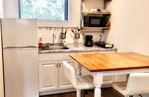 St. Petersburg - Clearwater Apartment | Lovely studio few miles from the beach!