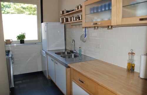 Bergen Apartment | Lovely studio in Bergen, bicycles, nearby beach, WiFi,