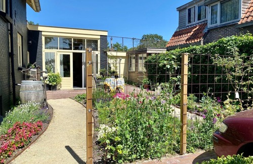 Bergen Apartment | Lovely studio in Bergen, bicycles, nearby beach, WiFi,