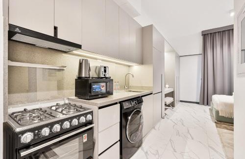 Dubai Apartment | Lovely Studio in Mag 900, Meydan