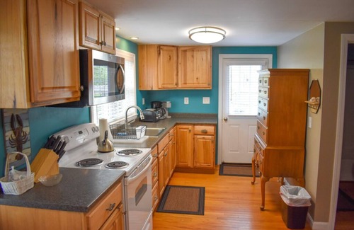 Dennis Port House | Lovely three bedroom home with access to Swan Pond