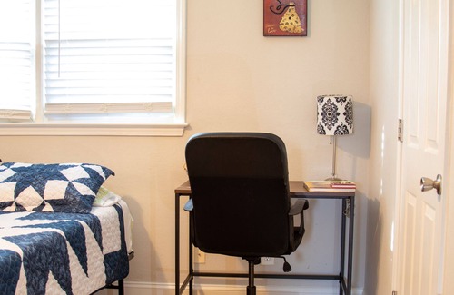 Villa Heights House | Lovely Townhome by Plaza Midwood/Noda, 10 min drive uptown