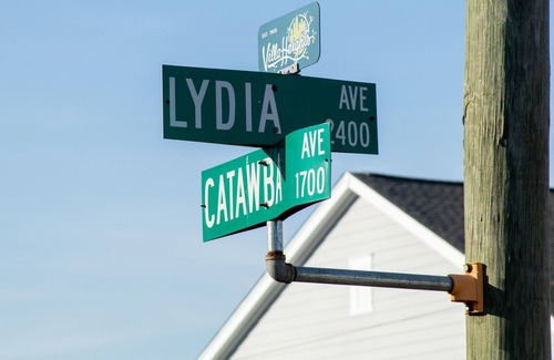 Villa Heights House | Lovely Townhome by Plaza Midwood/Noda, 10 min drive uptown