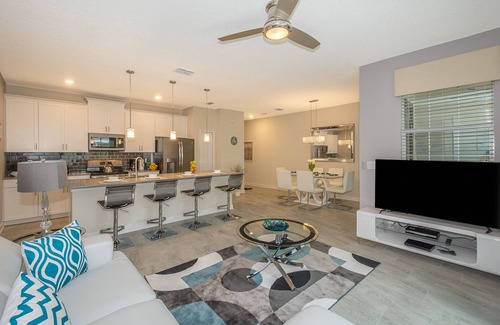Davenport Ski Chalet | Lovely Townhouse 4Beds/3Bath/Pool/18Min From Disney