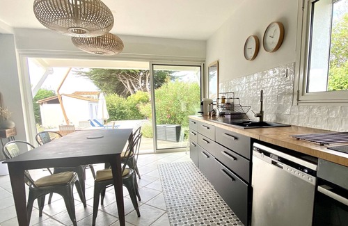 La Bree-les-Bains Villa | Lovely villa with heated pool 450 m from the beach!