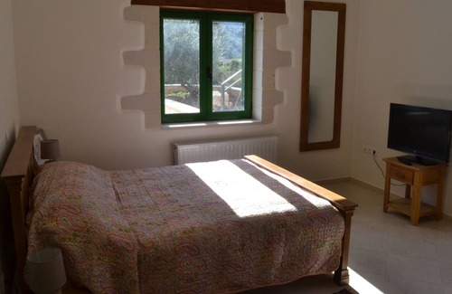 Douliana Villa | Lovely Villa in Douliana With Private Pool, Mountain And Sea Views