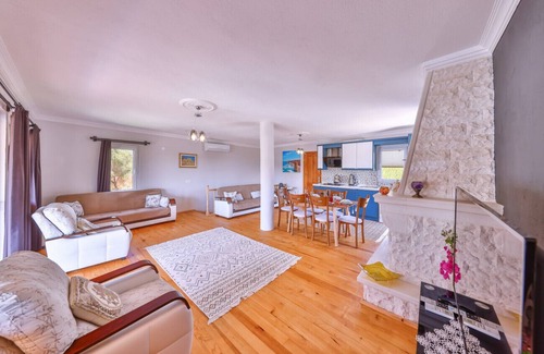 Kas Villa | Lovely Villa with Private Pool and Terrace in Kas