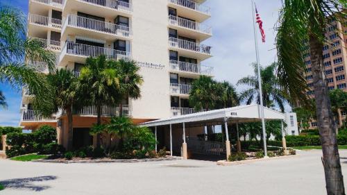 Fort Myers Beach Apartment | Lover's Key Beach Club by Check-In Vacation Rentals