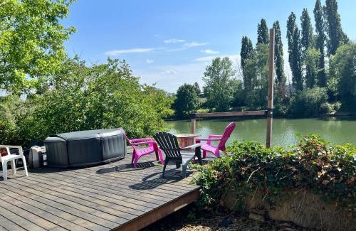 Floing Hotel | Loveroom en bords de Meuse