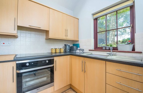 Kilgetty Cottage | Loveston Lodge, Holiday Cottage Loveston, Sleeps 4, 2 bedrooms, bathrooms