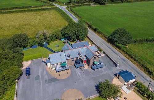 Kilgetty Cottage | Loveston Lodge, Holiday Cottage Loveston, Sleeps 4, 2 bedrooms, bathrooms