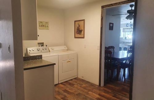 Dove Creek House | Loving Country Living - Convenient, Clean - Home away from Home