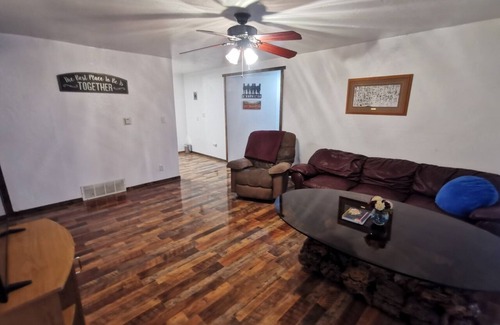 Dove Creek House | Loving Country Living - Convenient, Clean - Home away from Home