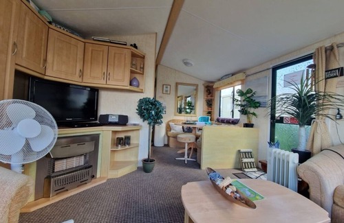 Aberystwyth Ski Chalet | Lovley Sea Viev 2 Bedroom Caravan in Clarach Bay