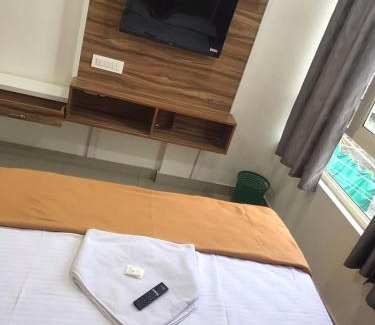 Kalpetta Hotel | low budget room at Kalpetta