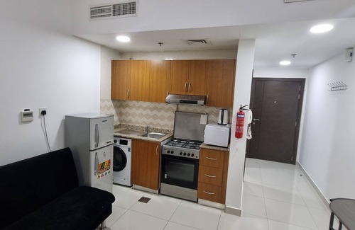 Sheikh Zayed Road Apartment | Low-Priced Studio for Rent in Dubai