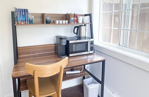 Country Club House | Lower Level Suite + Private Bath in San Rafael