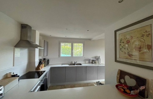 Antibes Apartment | Lower town with lovely terrace. Pets allowed.