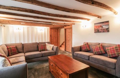 Brazzacott House | Lower West Curry Farmhouse