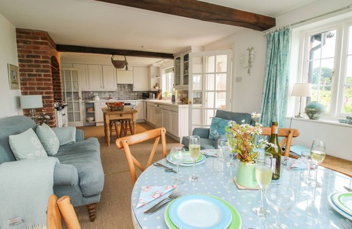 Aymestrey Cottage | LOWER WOODEND COTTAGE, family friendly in Bircher Common