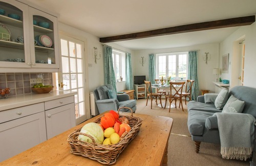 Aymestrey Cottage | LOWER WOODEND COTTAGE, family friendly in Bircher Common