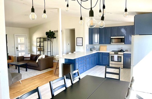 Chaffee Park House | Lrg Home + Caboose add on option + Sleeps 20 + Hot Tub + Backyard Oasis