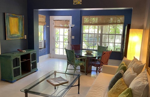 Coconut Grove House | LT PROMO!🐕‍🦺❤💗GROVE HOUSE BIG FENCED YARD Idyllic location-Pets