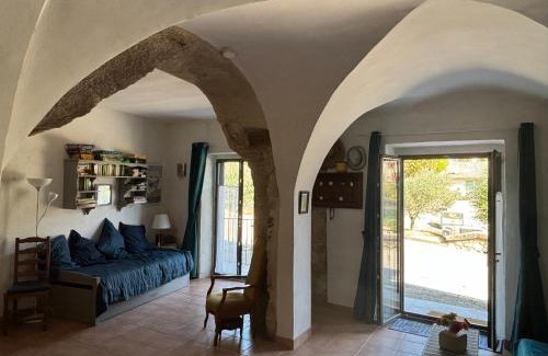 Cabrieres-dʼAigues House | Luberon maison de village entière 2 à 6 personnes