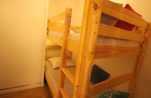 Bagneres-de-Luchon Apartment | Luchon: Appart 2 pièces cabine - Balcon, Parking - FR-1-313-166