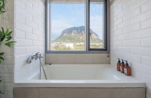 Andeok Hotel | Lucid M