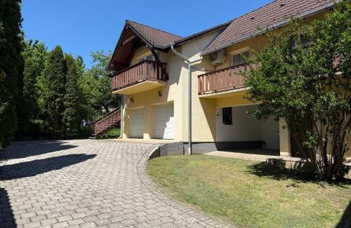 Heviz Apartment | Lucky Villa
