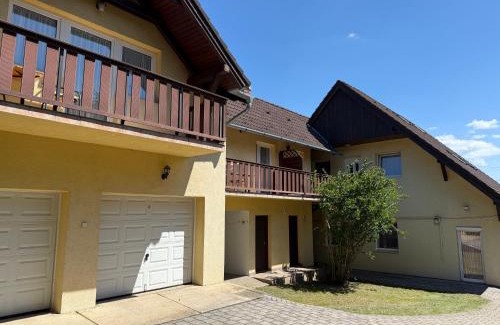 Heviz Apartment | Lucky Villa