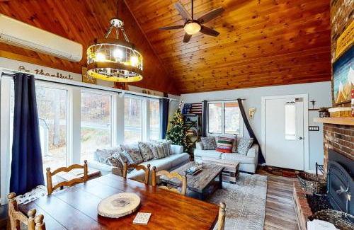 Ludlow House | Ludlow Comfy Cabin