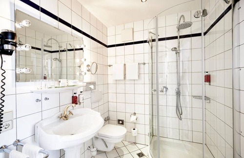 Muelheim House | Luisensuite - romantic wine hotel Richtershof