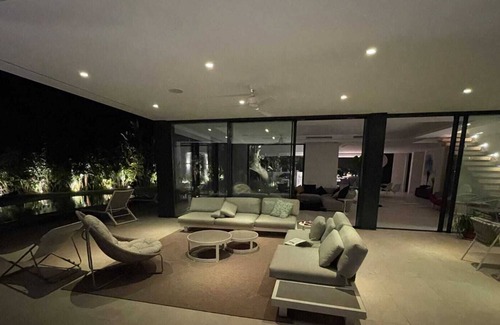 Marbella Villa | Lujosa Villa con Vistas Extraordinaria en Marbella