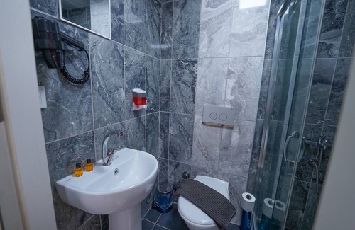 Bakırkoy Hotel | Luka Suit