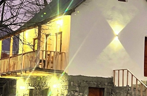 Kukes County House | Lule bore