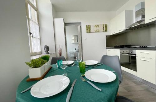 Givet Apartment | Lumineux et rénové studio en centre ville