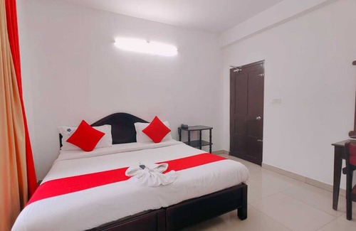 Munnar Hotel | Lumino Karthika