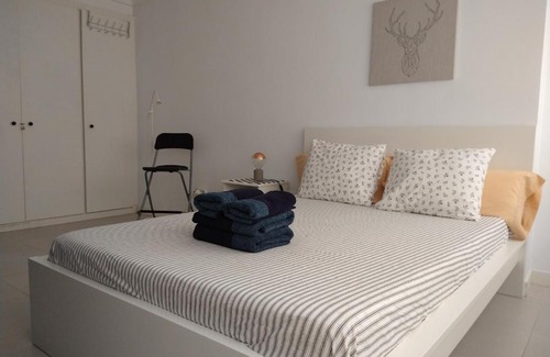 Torremolinos City Centre Apartment | Luminoso y moderno Estudio Plaza Andalucía
