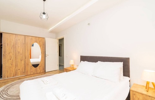 Antalya City Centre Apartment | Luminous Flat 15 min to Hadrian Gates