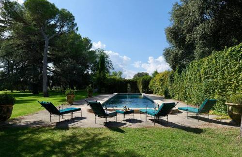 Pertuis Hotel | Lumipod - Haras de Castellane