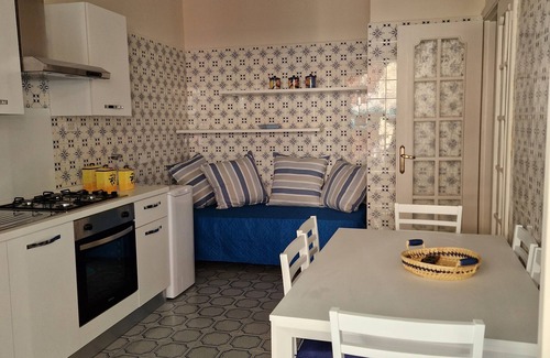 Genoa Apartment | Luna apartment with free parking.